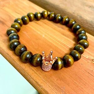 Mens tiger eyed wooden bracelet..